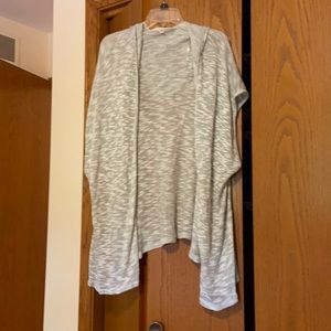 Hooded short sleeve sweater